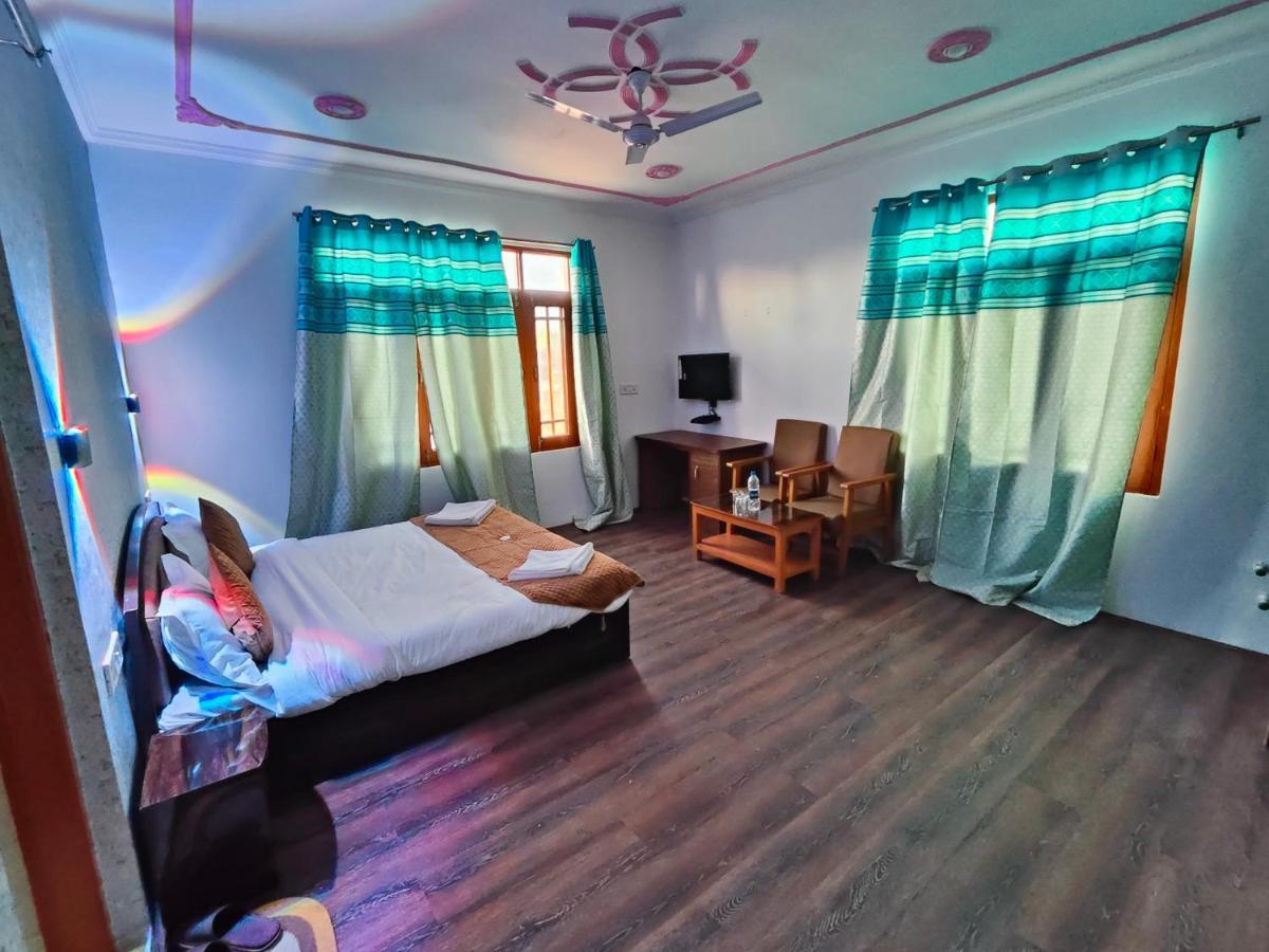 Roseline Inn Srīnagar المظهر الخارجي الصورة