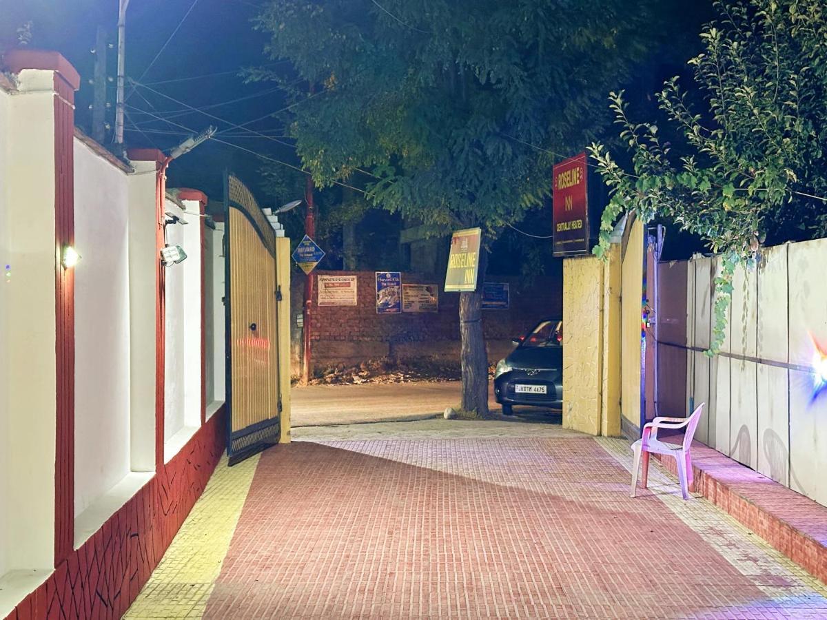 Roseline Inn Srīnagar المظهر الخارجي الصورة