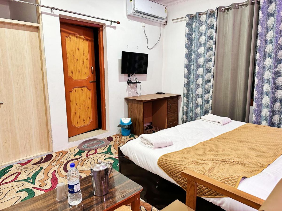Roseline Inn Srīnagar المظهر الخارجي الصورة
