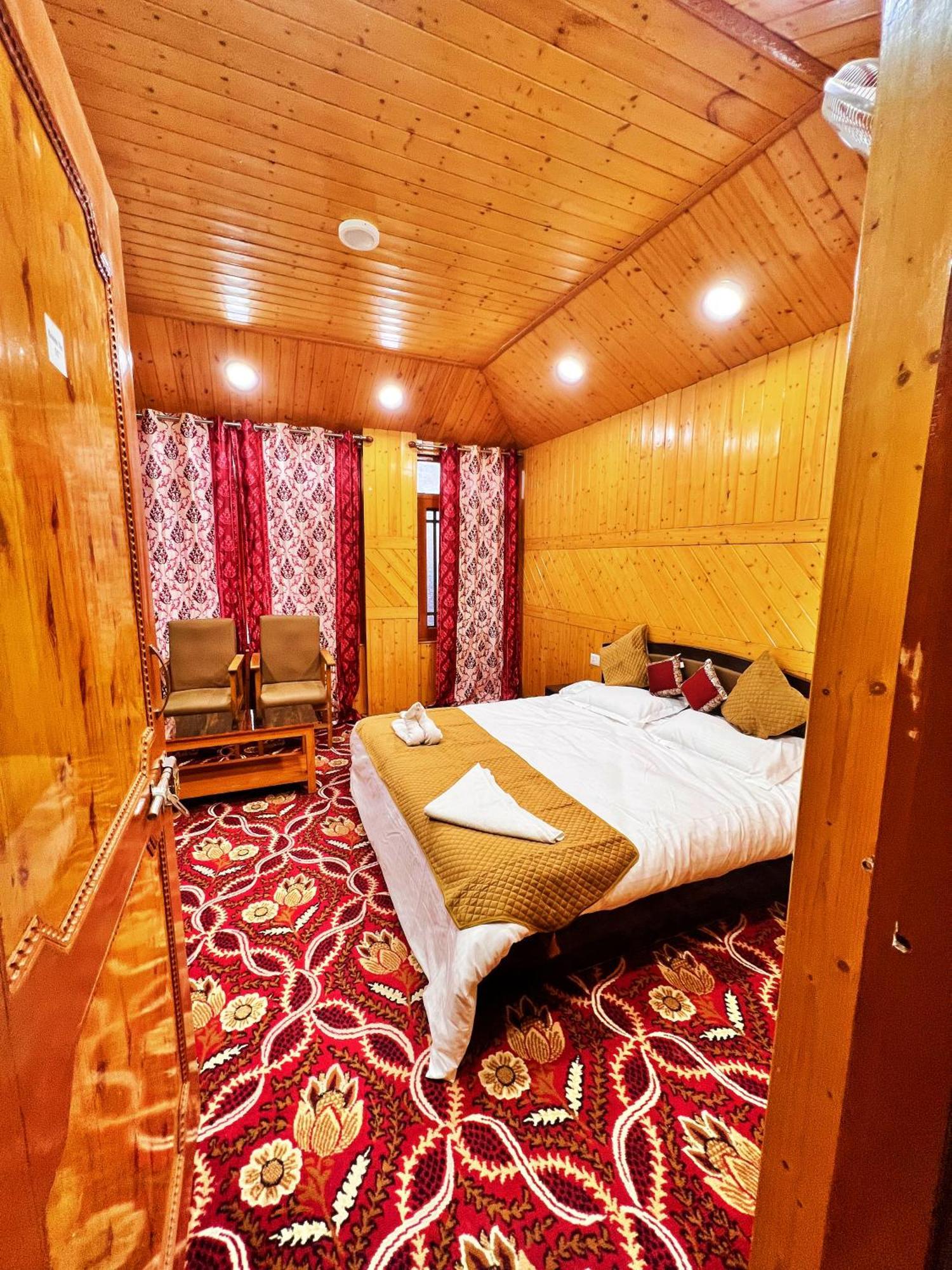 Roseline Inn Srīnagar المظهر الخارجي الصورة